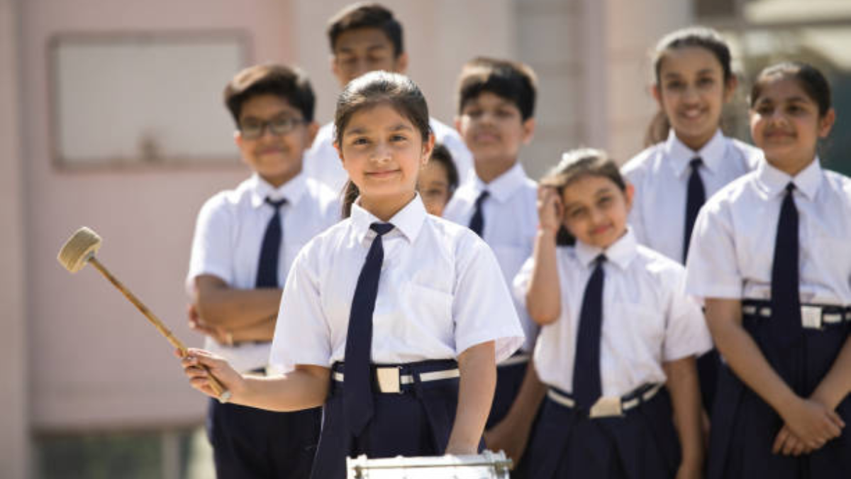 आज, 3 अगस्त के स्कूल असेंबली समाचार सुर्खियाँ: आपके लिए तैयार की गई शीर्ष राष्ट्रीय, खेल और विश्व समाचार।